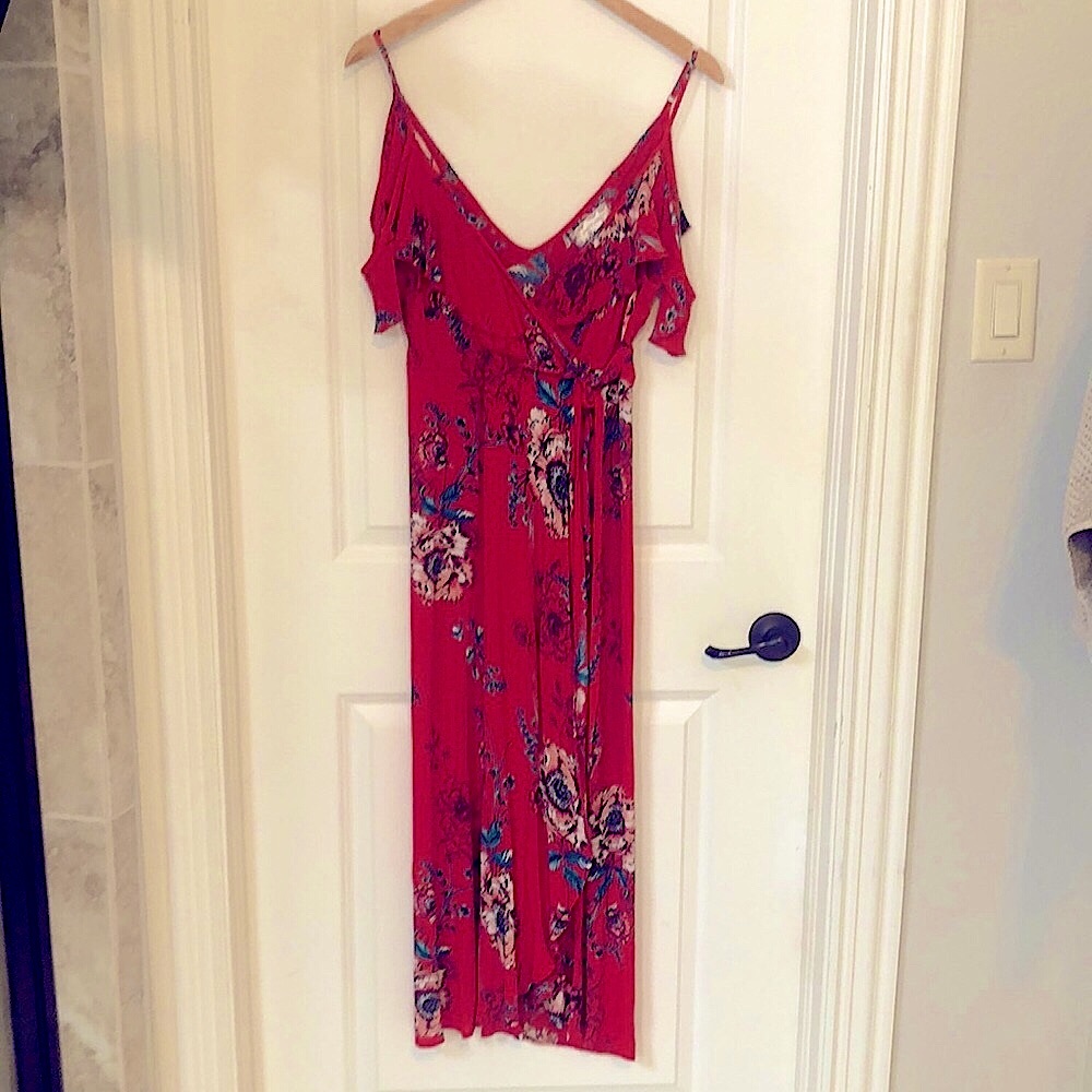Cute and flirty cold shoulder floral wrap sundress